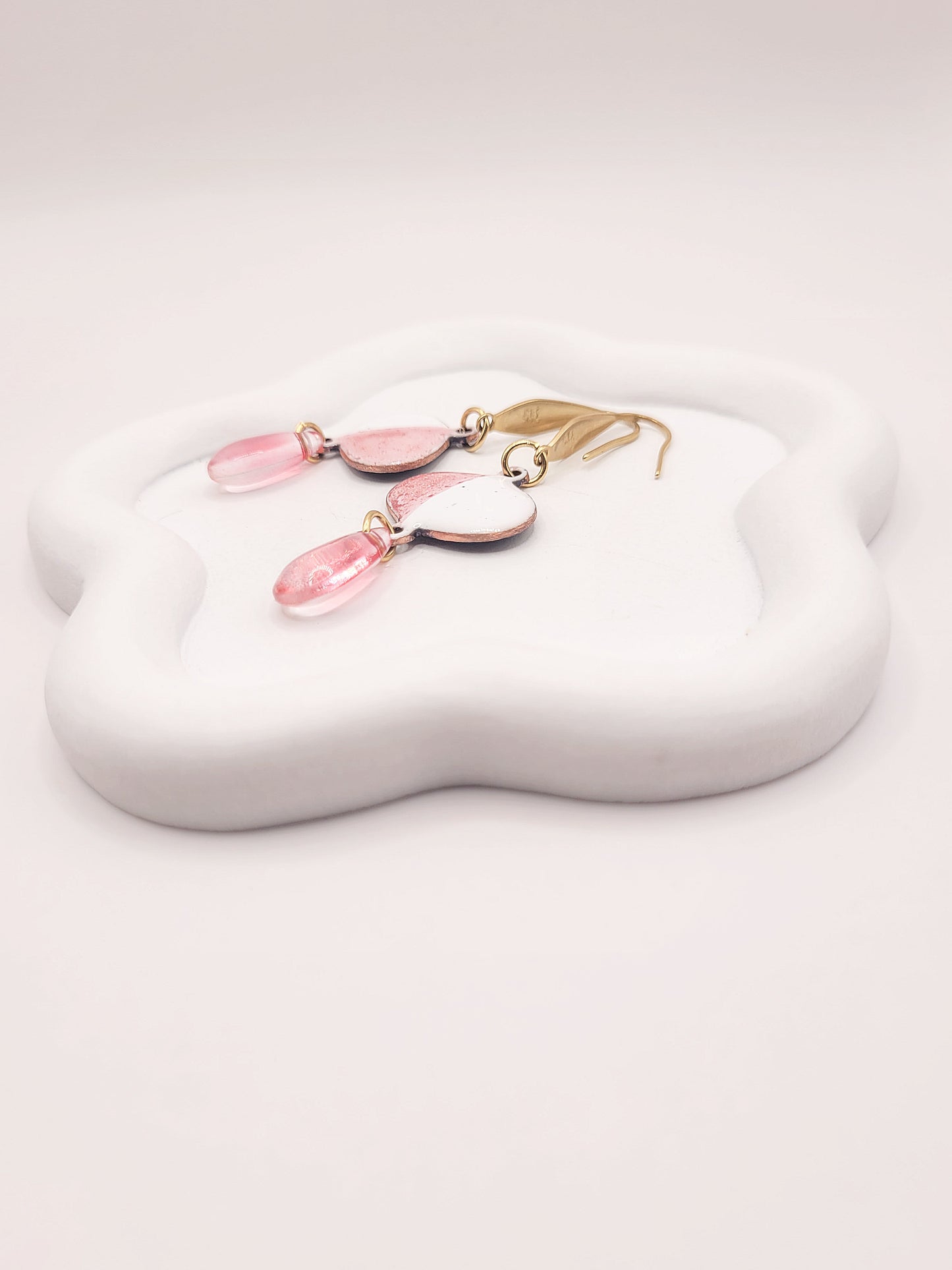 Boucles Oreilles Douceur Rosée Émail Dégradé Rose Perles Verre CALUB