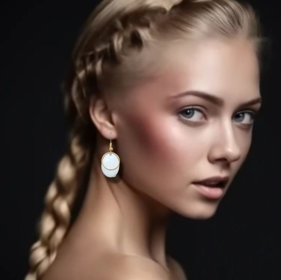 Boucles d'oreilles émail sur cuivre balnches - DRAGEES Dorées