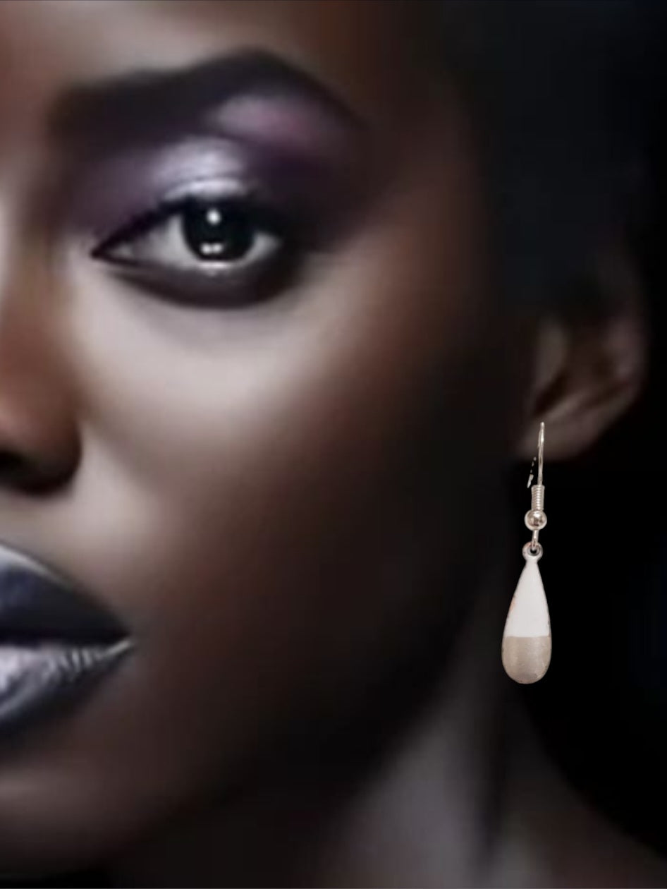 Petites boucles d'oreilles émail et argent- LICHETTE de crème - Maison CALUB