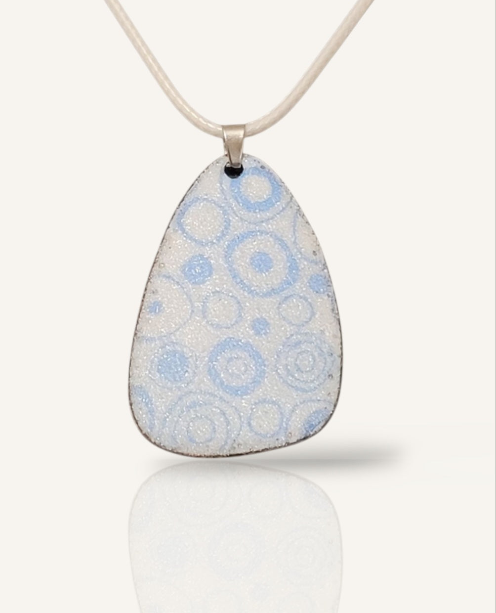 Pendentif BULLES GIVREES - Email opaque blanc et bleu
