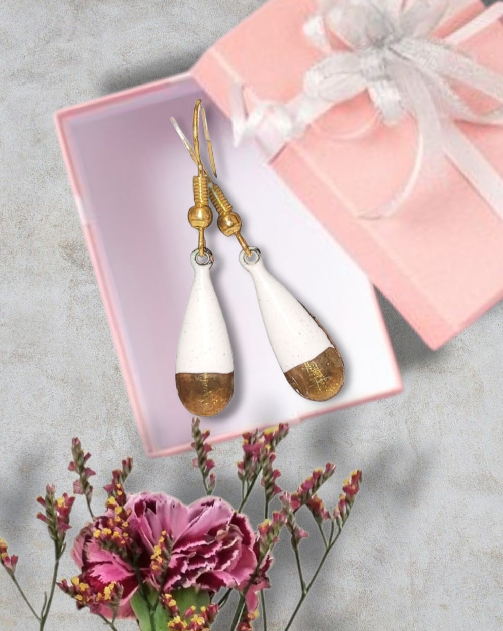Petites boucles d'oreilles émail sur cuivre et or - GOUTTE D'OR - Maison CALUB