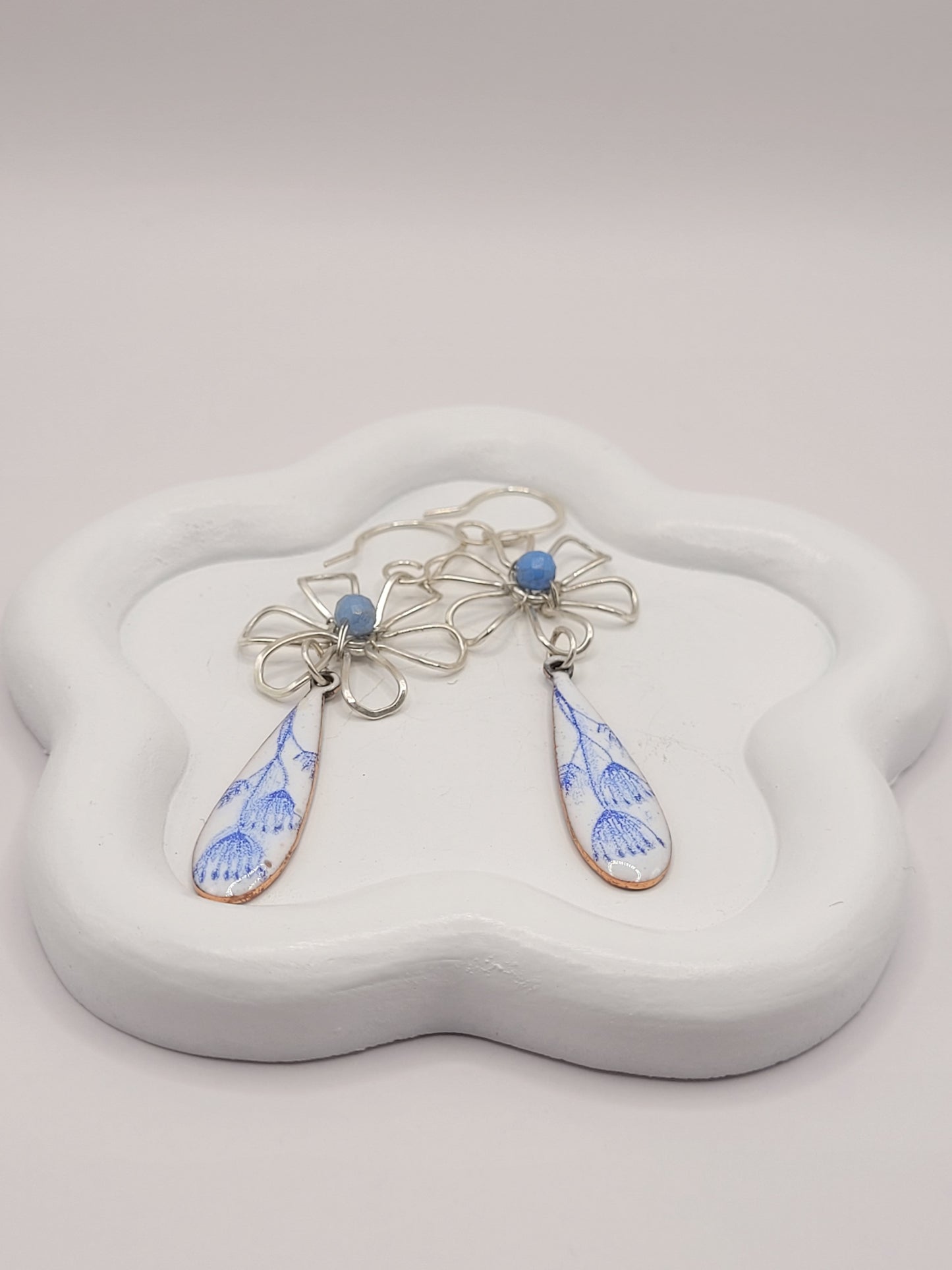 🌸 Boucles d'Oreilles Effet Porcelaine Bleue – Argent & Émail- Maison CALUB