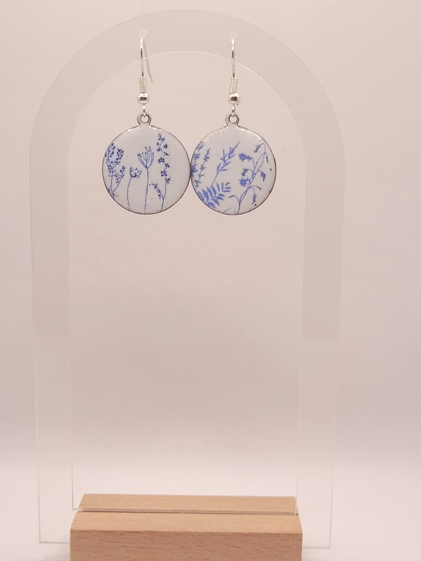 boucles d'oreilles effet porcelaine de maison Calub, email sur cuivre fabriqué main, pendant forme ronde