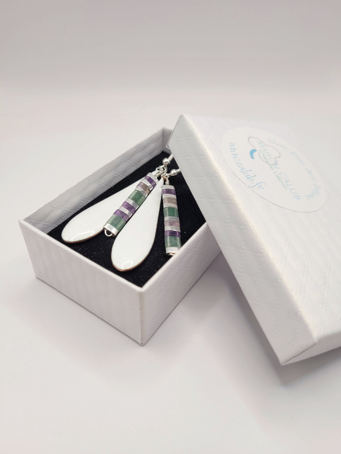 cadeau boucles d'oreilles forme goutte emaux - bijou en email original de maison calub avec perles myuki