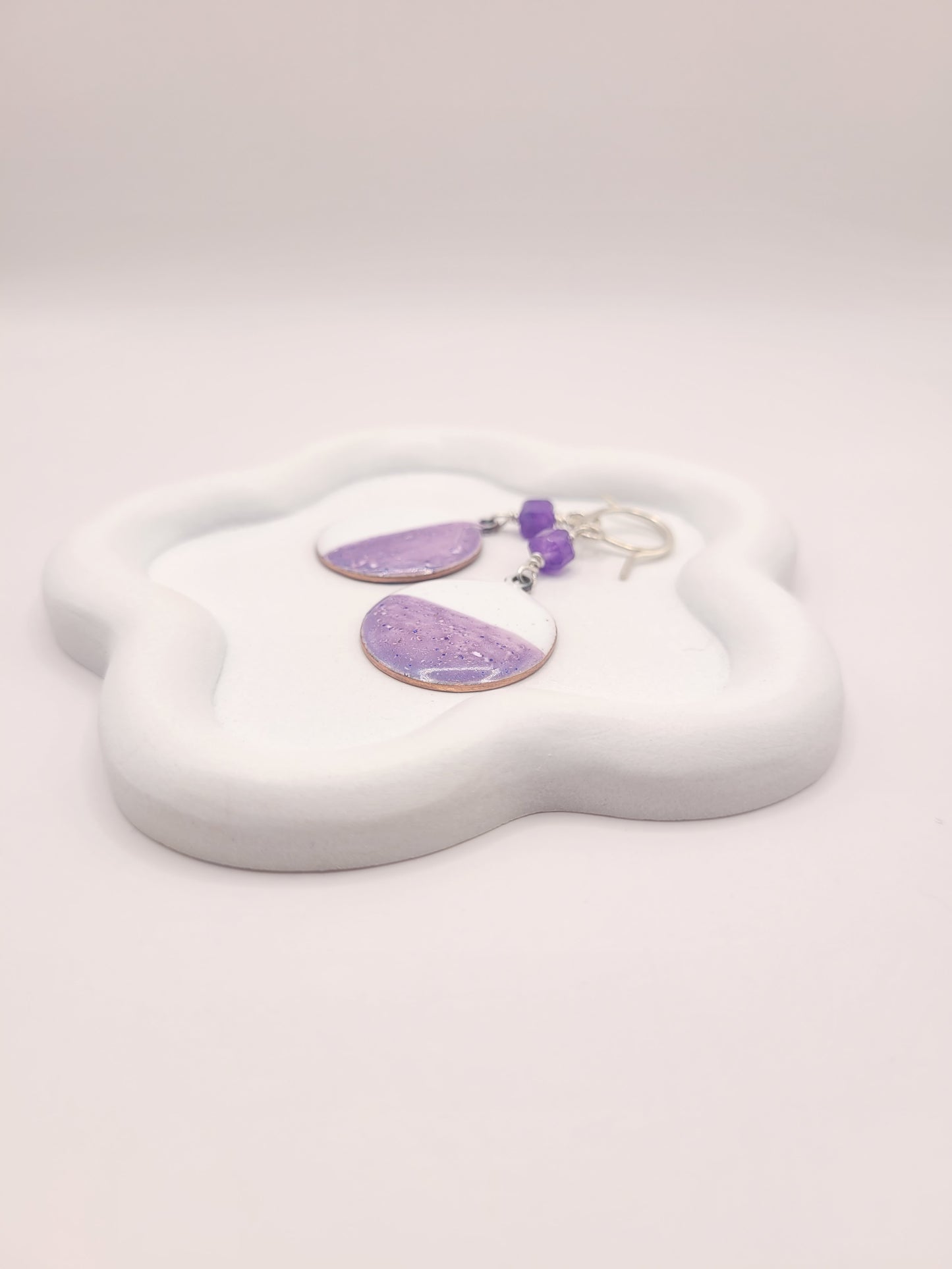 Boucles Oreilles Mi-Figue Mi-Raisin Émail Mauve Améthyste CALUB