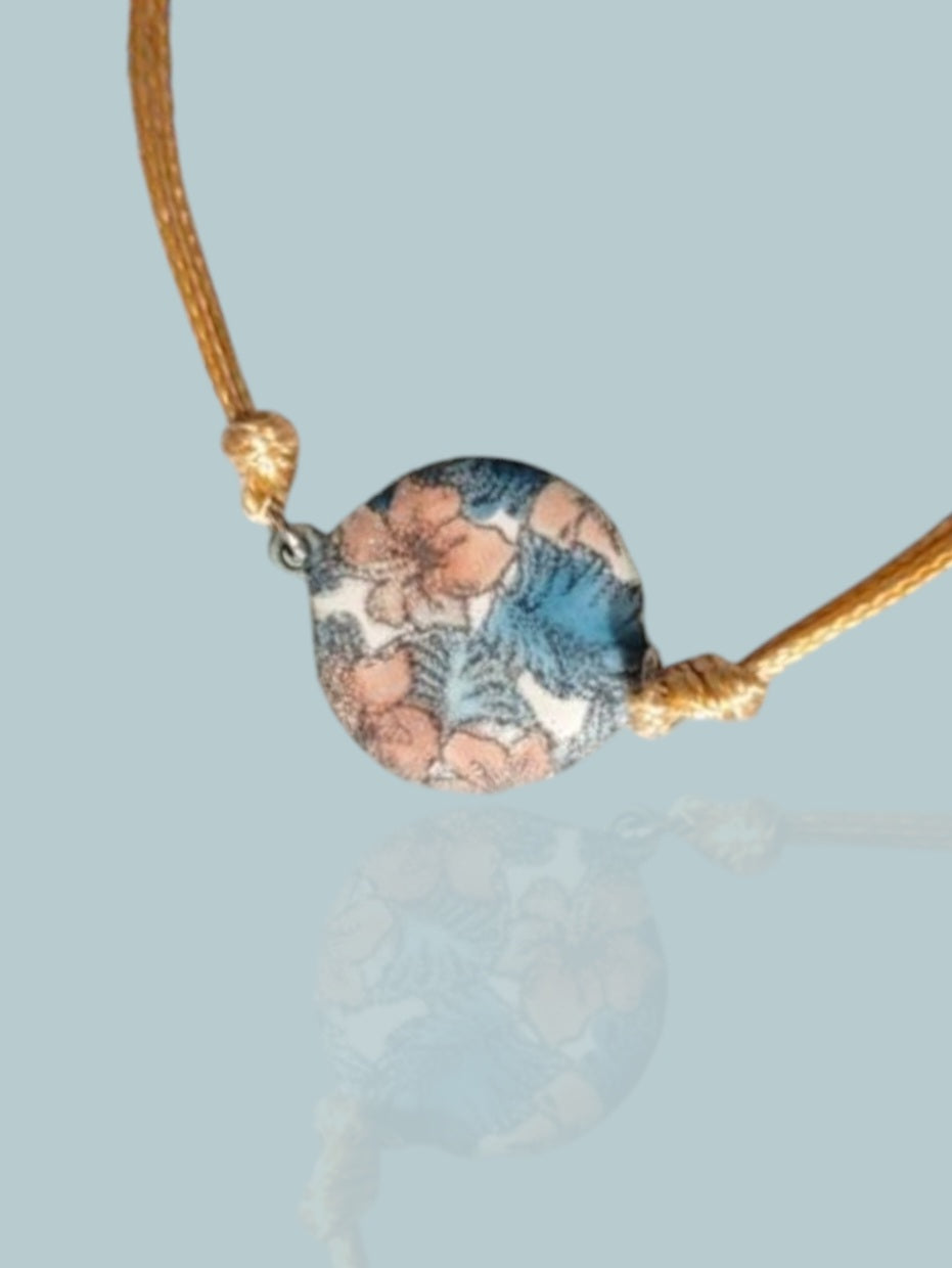 bracelet de la ligne Liberty chez Maison Calub en émail sur cuivre peint à la main, bijou artisanal