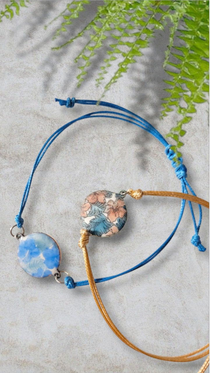 Duo de Bracelet en émail sur cuivre de la ligne Liberty chez maison CALUB, couleur Bleue ou rosée