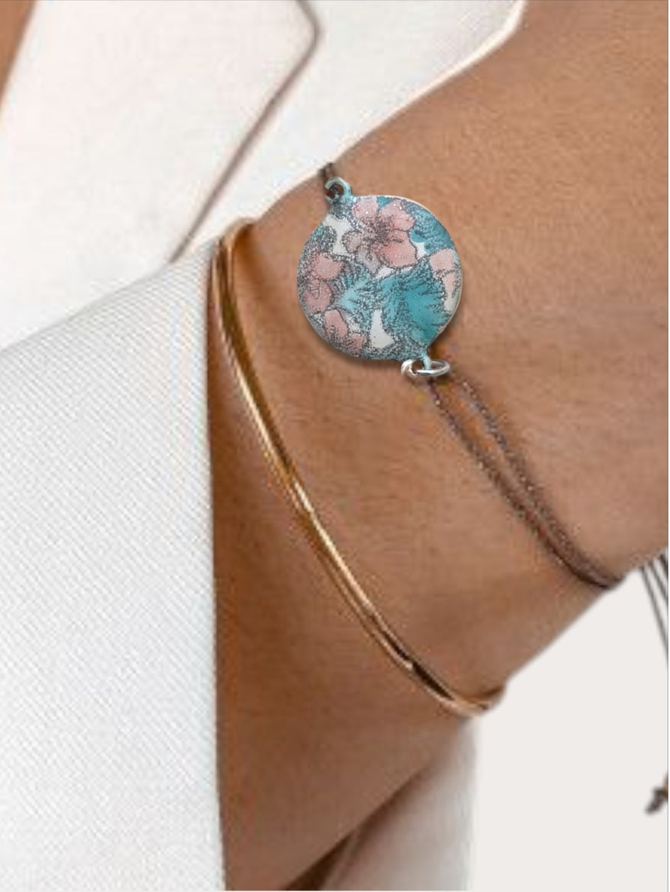 bracelet de la ligne Liberty chez Maison Calub en émail sur cuivre peint à la main, bijou artisanal