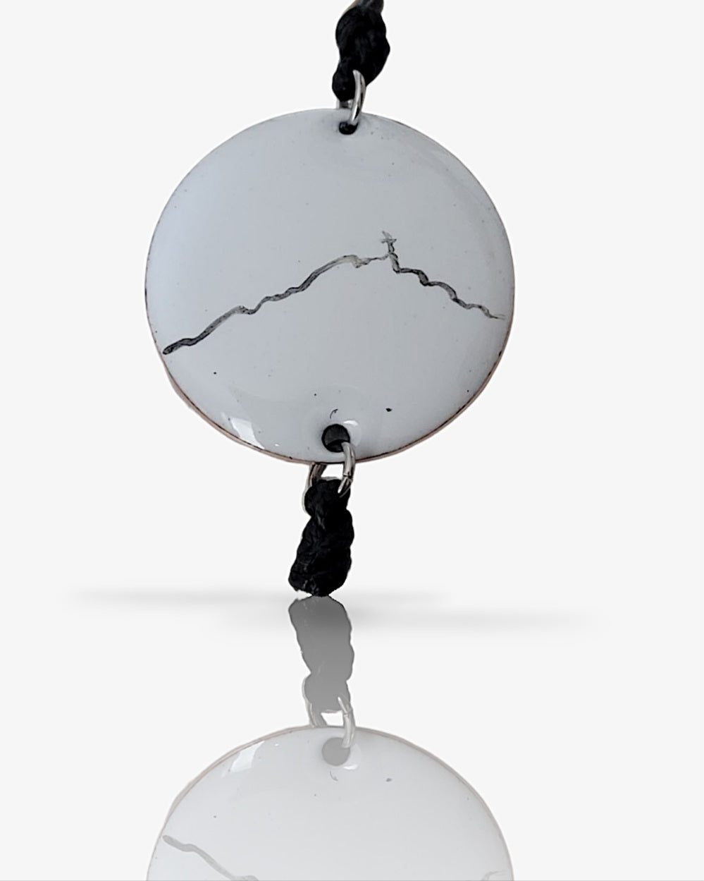 bracelet en émail sur cuivre montagne saint-victoire de couleur blanc embleme de la provence- maison calub