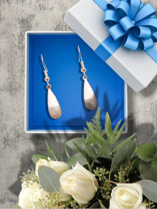 Petites boucles d'oreilles émail et argent- LICHETTE de crème - Maison CALUB