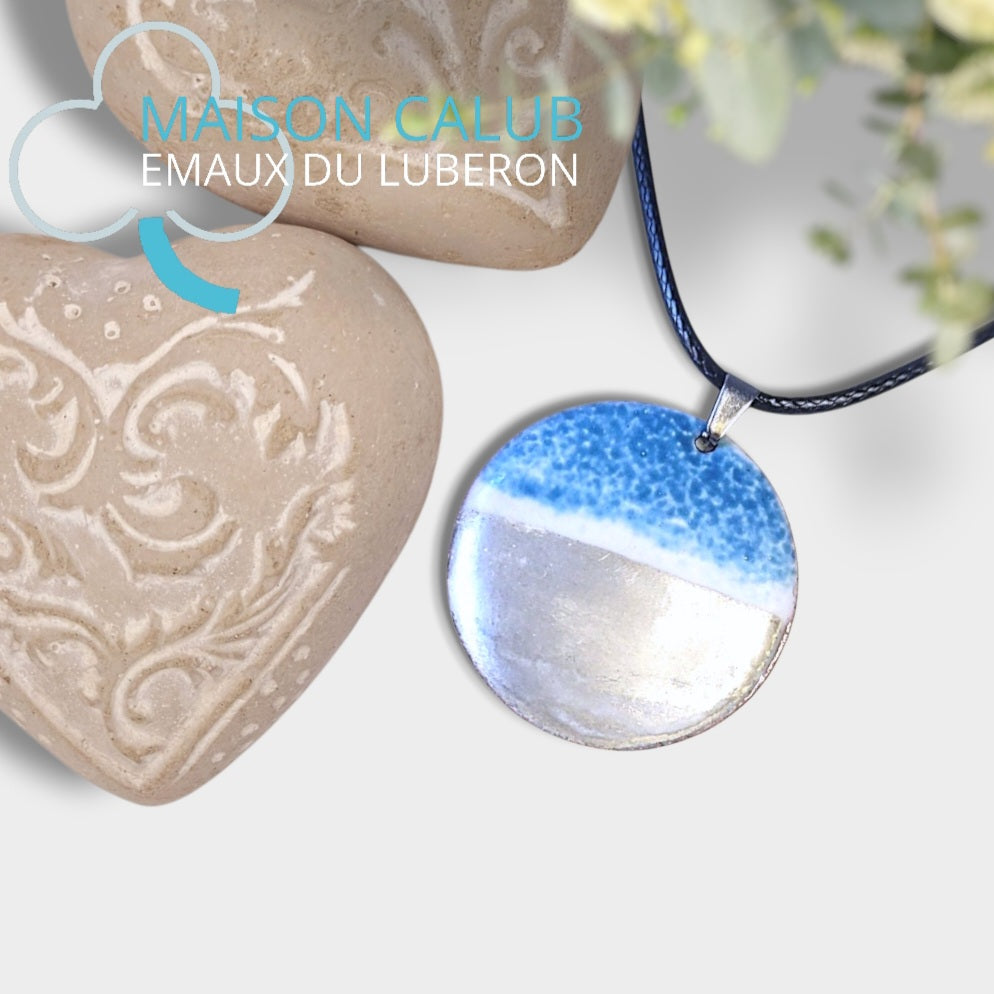 Collier Eau Minérale Bleu – Émail translucide bleu et Lustre Argent