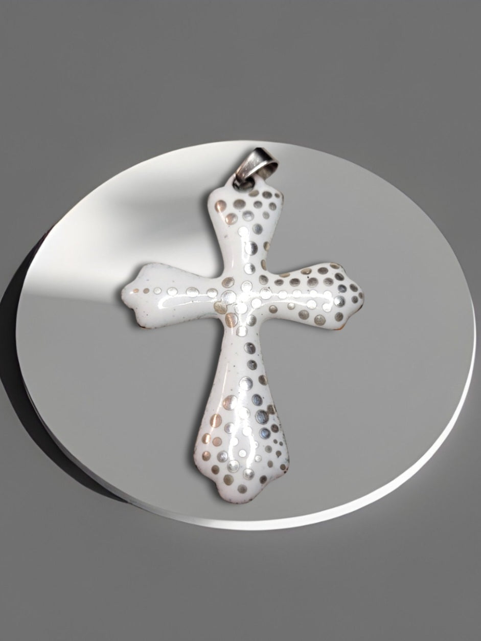 Pendentif Croix trilobée en Argent massif et nacre Pendentif Croix trilobée en Argent massif et nacre