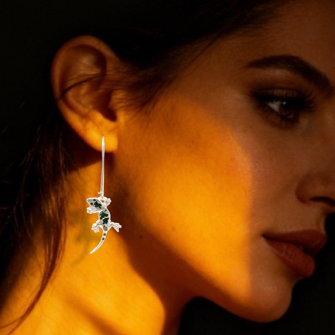 Bijou email artisanal sur argent, gecko champlevé vert, fait main en France