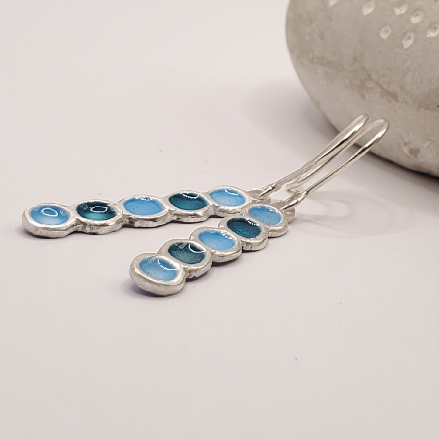Bijou emaux grand feu sur argent, motif cercles bleu turquoise et ciel