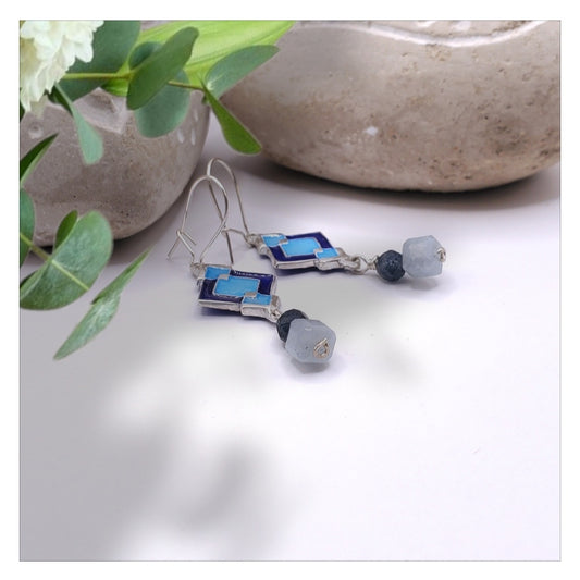Boucles d'oreilles en email grand feu sur argent, art deco pierres naturelles bleues