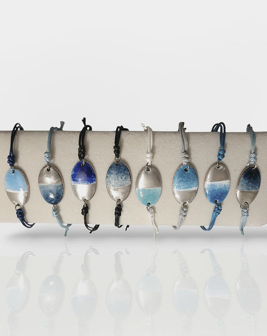 ensemble de bracelets en camaïeu de bleus en émail sur cuivre et lustre d'argent chez maison CALUB