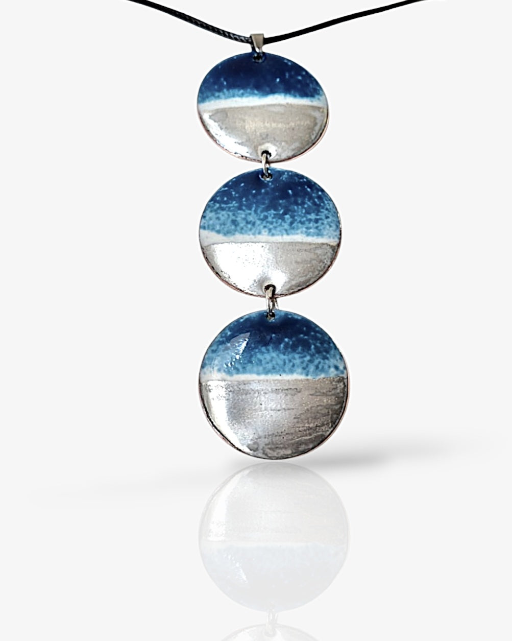 collier triptyque de la collection Eau Minérale, composé de 3 médaillons en cascade, émaux et lustre d'argent - maison CALUB