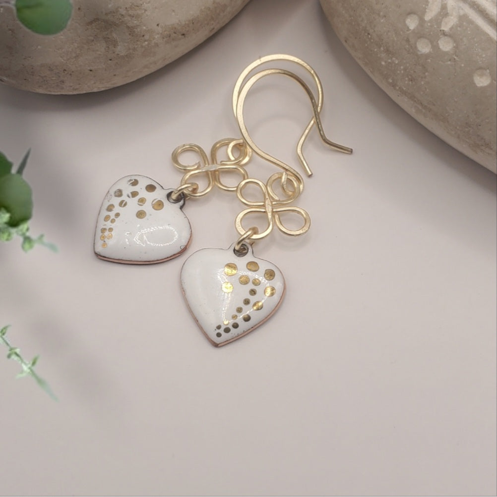 Boucles d'Oreilles Cœur Blanc et Or Nœuds Celtiques – Émail Grand Feu sur Cuivre - Maison CALUB