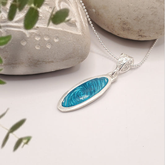 Collier Pendentif Turquoise Surfer – Émail Grand Feu sur Argent Fin - Maison CALUB