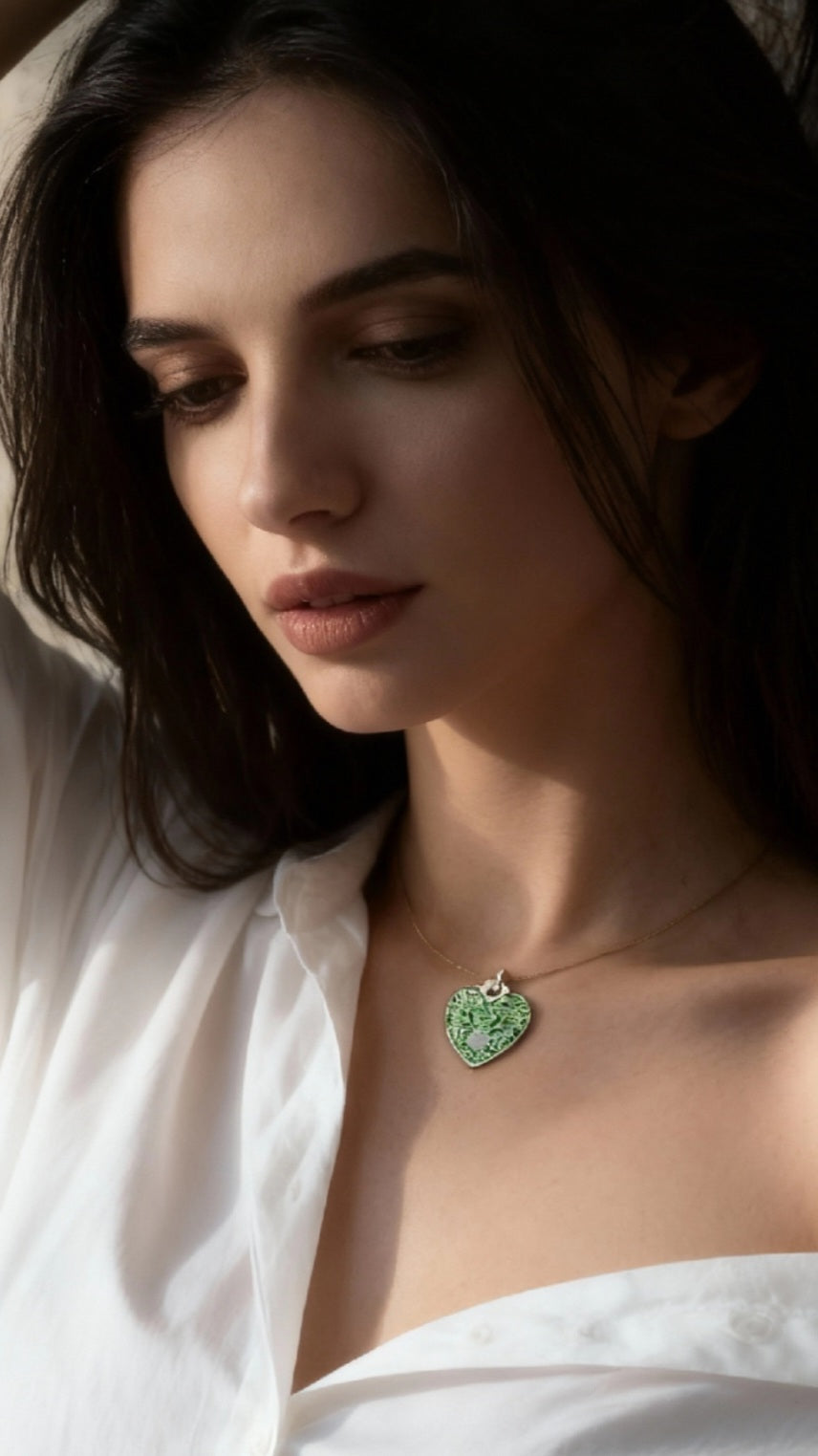 Pendentif Cœur Vert Arabesques – Émail Grand Feu sur Argent Fin - Maison CALUB