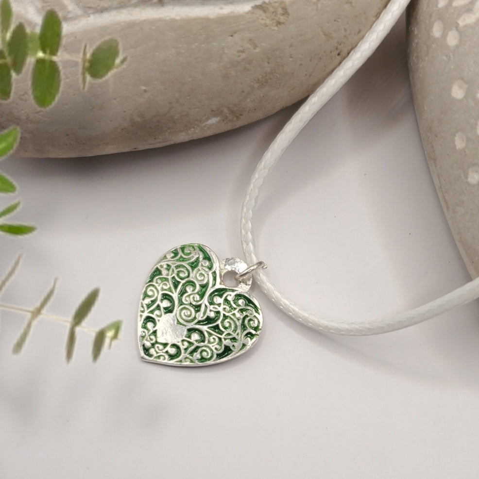 Pendentif Cœur Vert Arabesques – Émail Grand Feu sur Argent Fin - Maison CALUB
