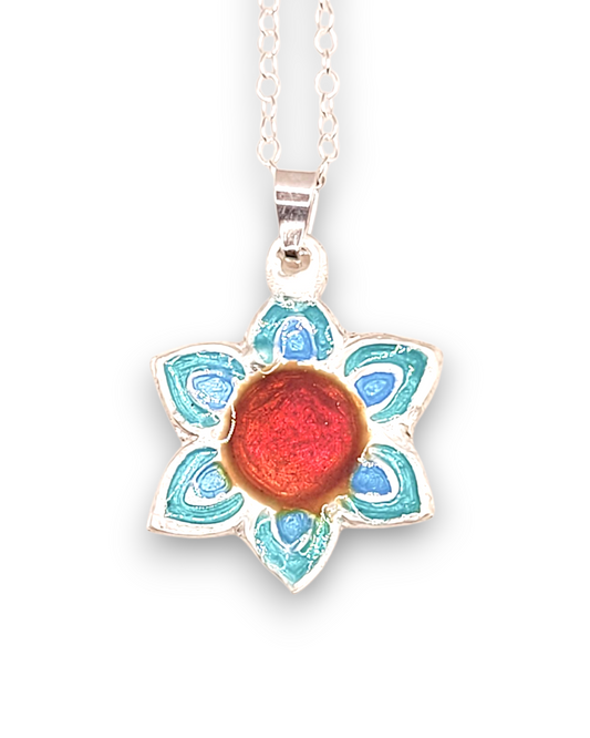 pendentif fleur champlevé en émail sur argent fin multicolore. Bijou artisanal fait main chez maison calub les émaux du Luberon