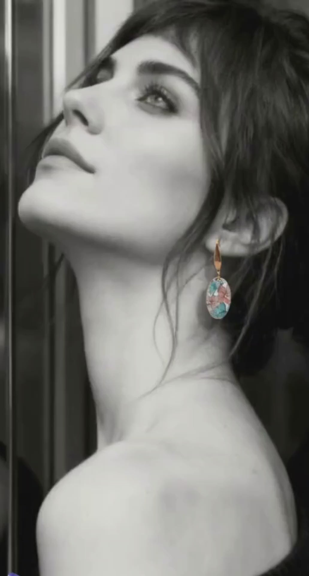 video pulicité pour les les boucles d'oreilles d'inspiration tissus LIBERTY en email sur cuivre fait main, émaux traditionnels maison calub